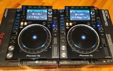 Pioneer CDJ-2000NXS2 Multi Player =1000 EUR , Pioneer DJ Mixer DJM-900NXS2 == 1000 EUR
